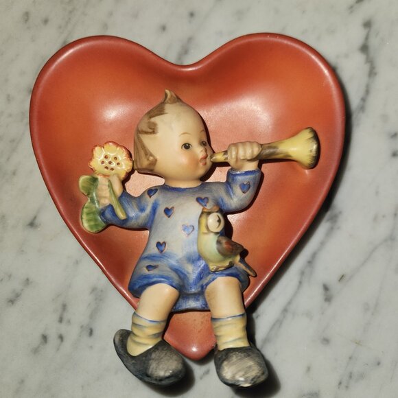 Vintage Goebel Hummel #180 “Happy Bugler” Heart Wall Plaque – Germany - Picture 1 of 9